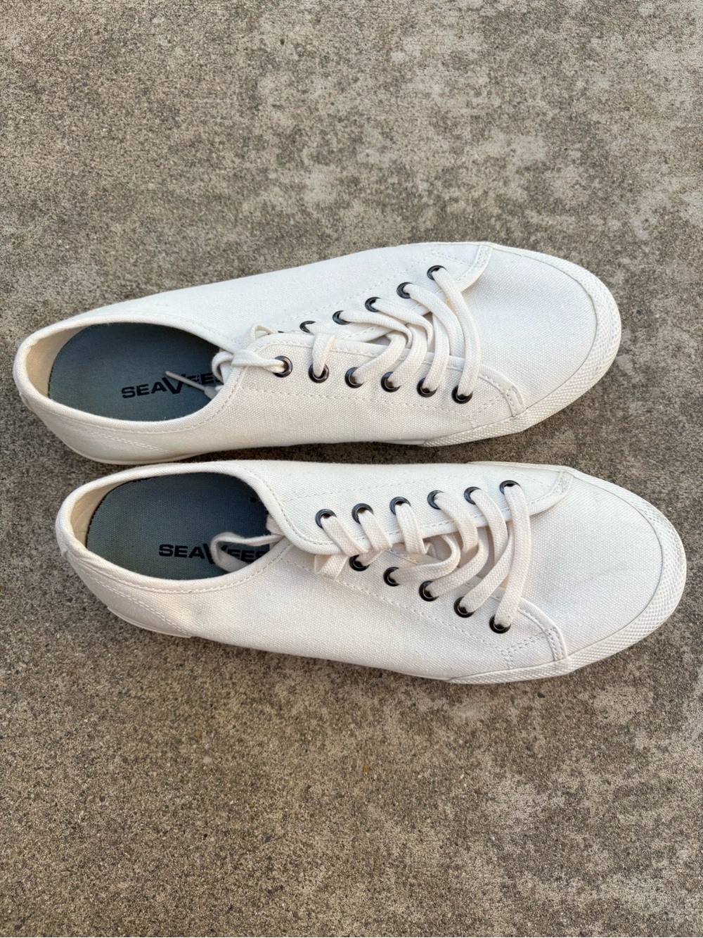 SeaVees Women’s White Low Profile Lace Sneakers Size 9